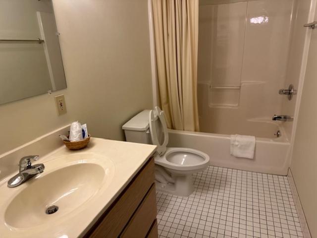 Oakridge Motel Newaygo Dış mekan fotoğraf