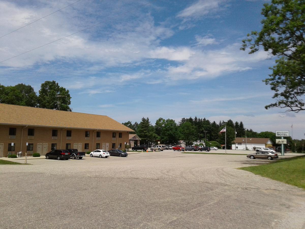 Oakridge Motel Newaygo Dış mekan fotoğraf